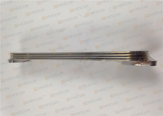 Bon prix Le type de radiateur noyau de réfrigérant à huile de moteur diesel pour l'équipement 6D14 lourd partie ME034570 en ligne